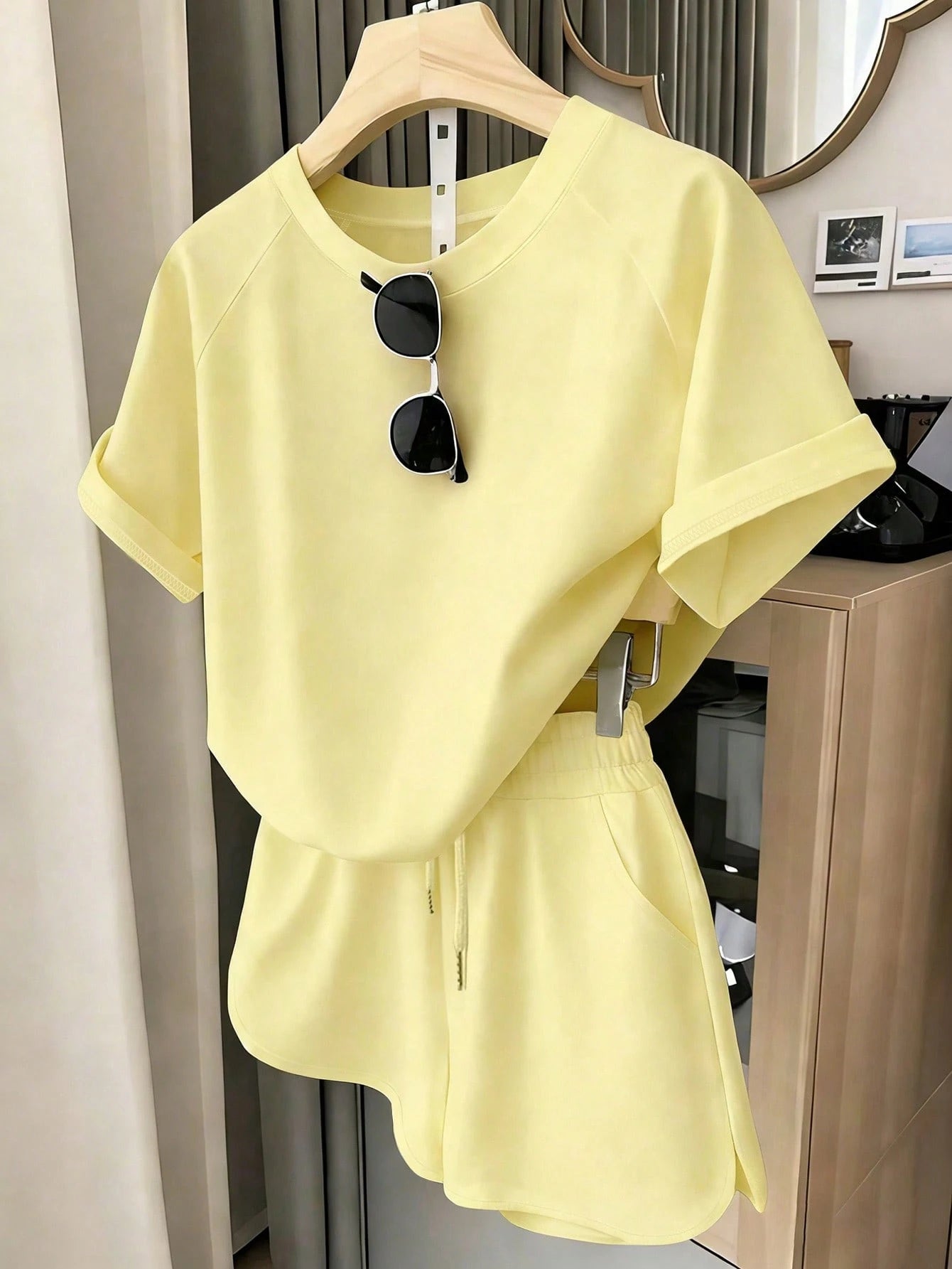 2 pcs Casual Top and Shorts Set